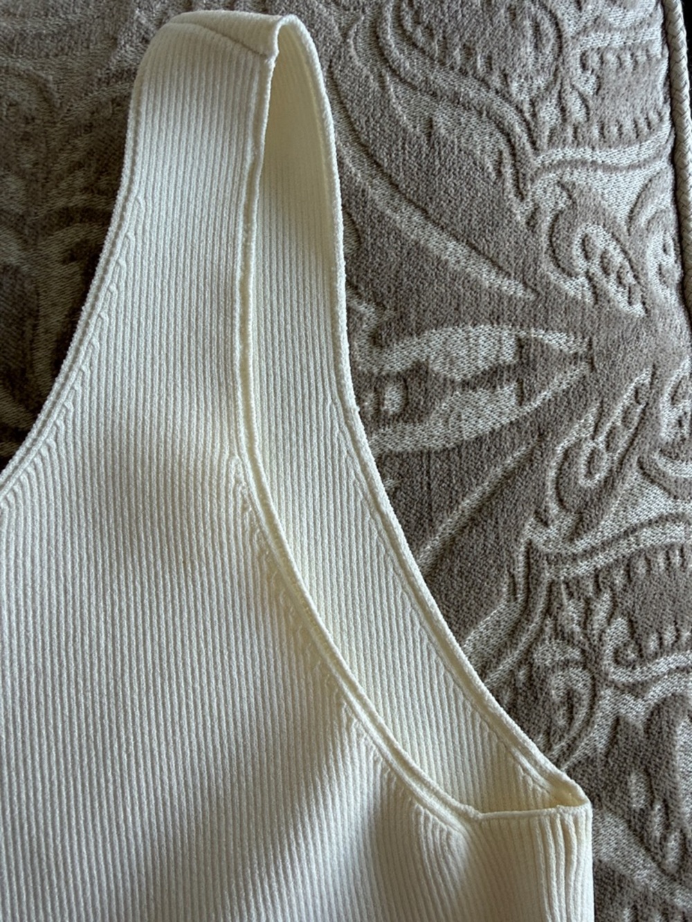 Theory Cream Button-Front Ribbed Tank Top - Picture 7 of 7